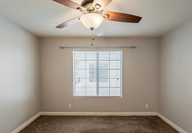 Building Photo - 2200 S Fort Apache Rd