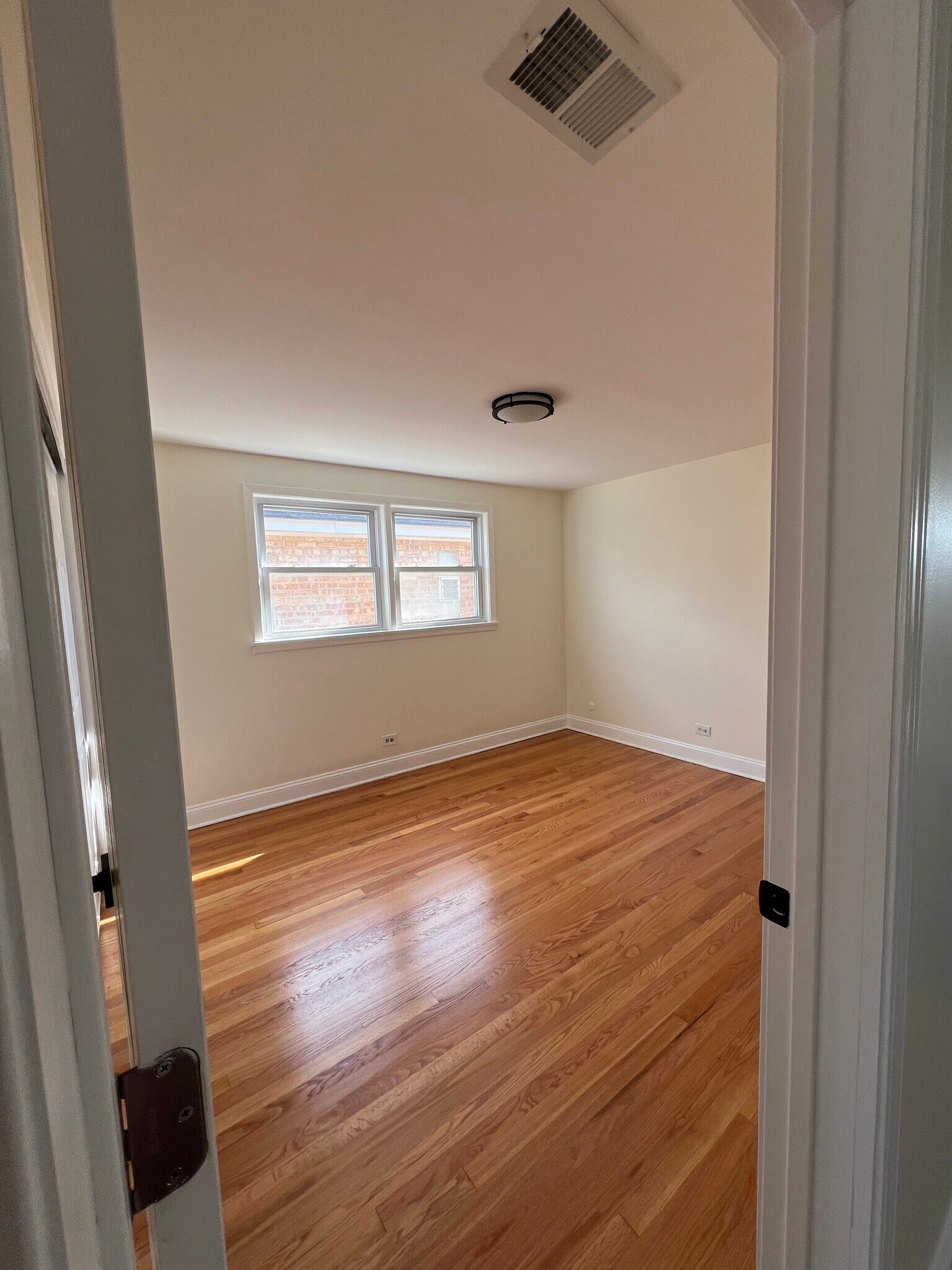 Building Photo - 6040 S Kolmar Ave