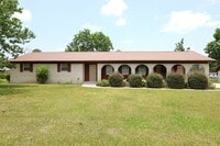 Building Photo - 3101 Wallace Dr