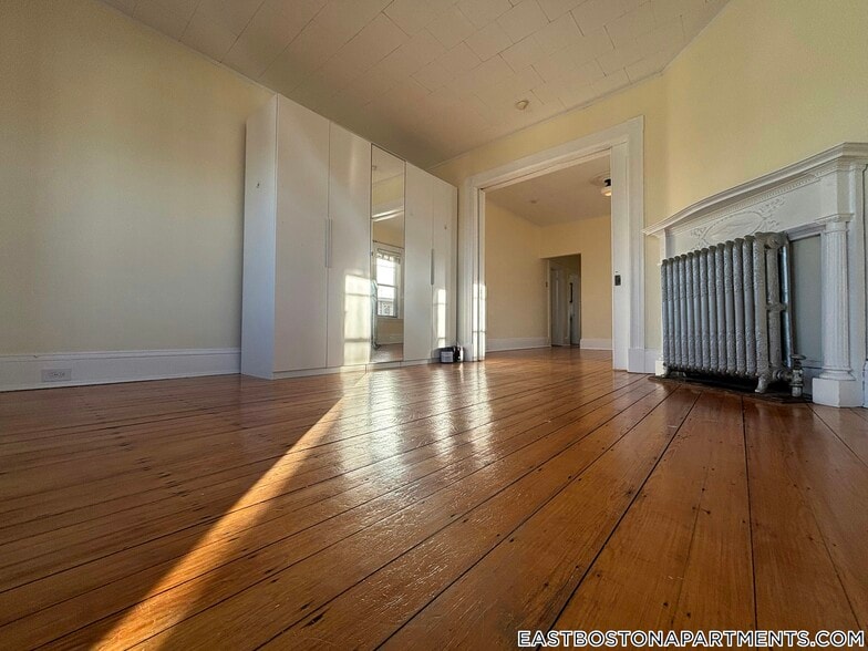 Building Photo - 33 Falcon St