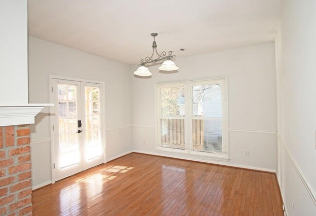 Building Photo - 303 Leeward Walk Ln