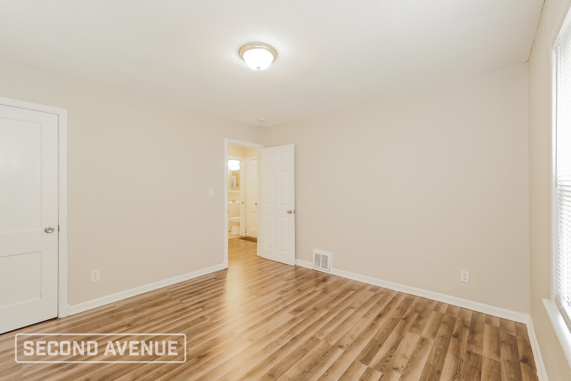 Building Photo - 4412 Kensington Ave