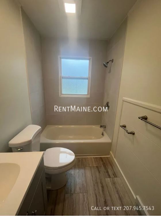 Building Photo - 33 Violette Ave