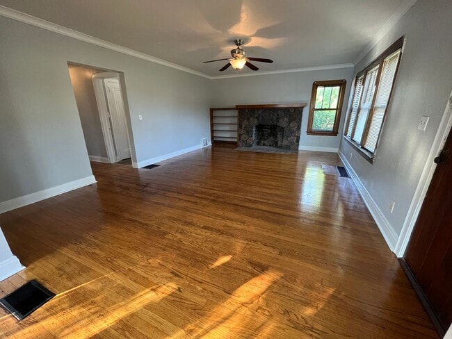 Building Photo - 4131 W Lake Rd