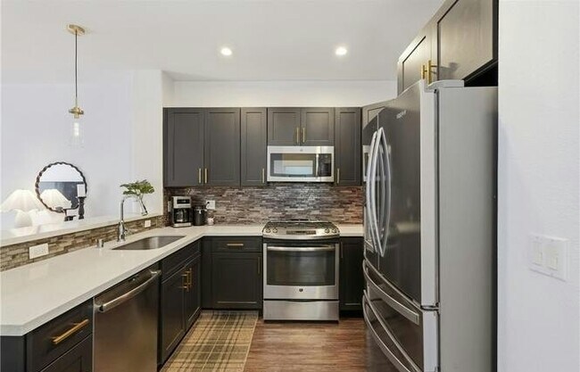 Building Photo - 24545 Town Center Dr