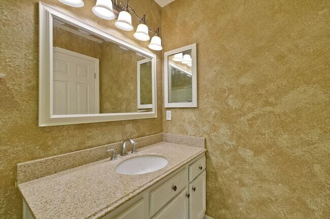 Building Photo - Popular Woodside Commons at Its Finest.