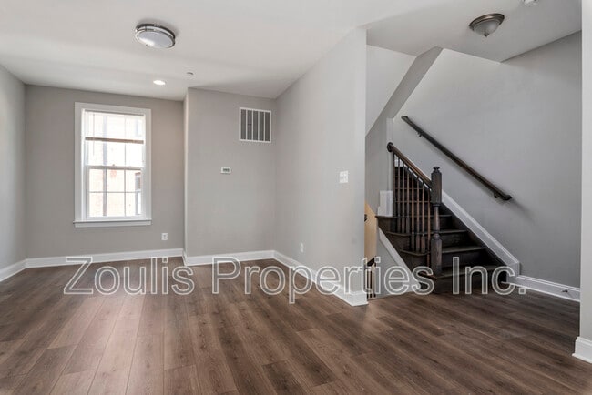 Building Photo - 43 A - L E Gordon St