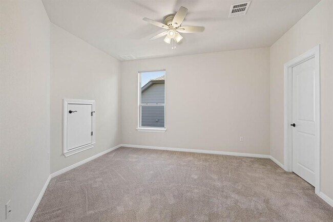 Building Photo - 15815 Axehandle Trl