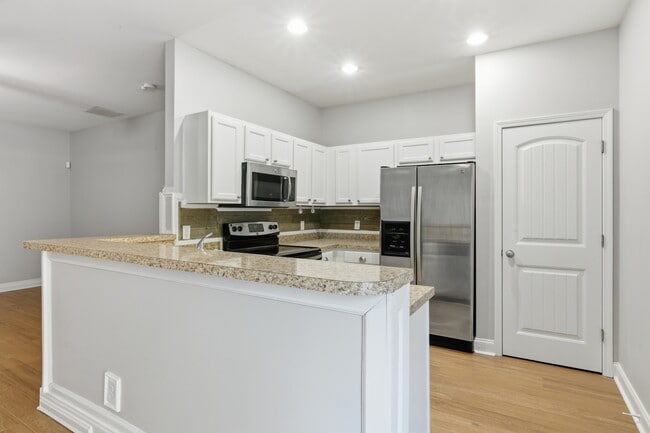 Building Photo - 240 Canyon Oak Loop