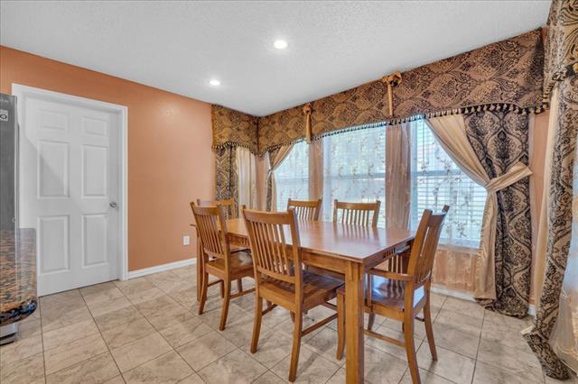 Building Photo - 6610 Beryl Dr
