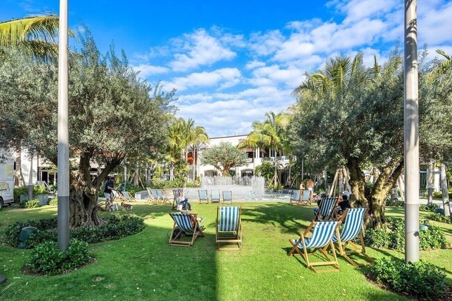 Building Photo - 1911 Parker Ave