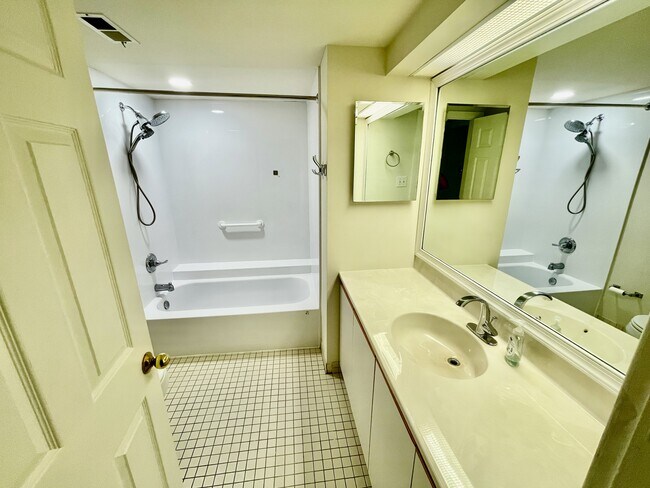 Bathroom - 104 Woodside Rd