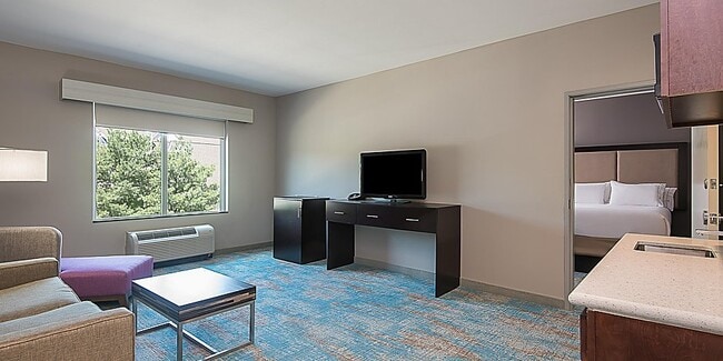 Building Photo - 225 Norwood Park S