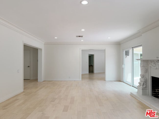 Building Photo - 1094 Garden Ln