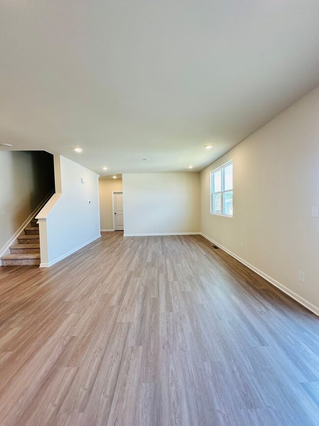 Building Photo - Charming New Construction Home for Rent in...