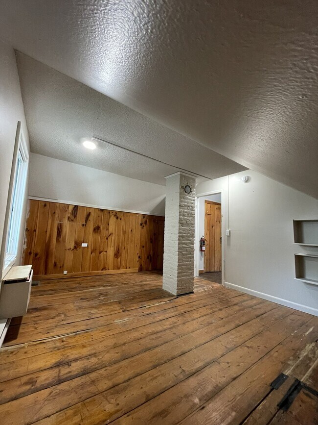 Building Photo - 51 Loomis St