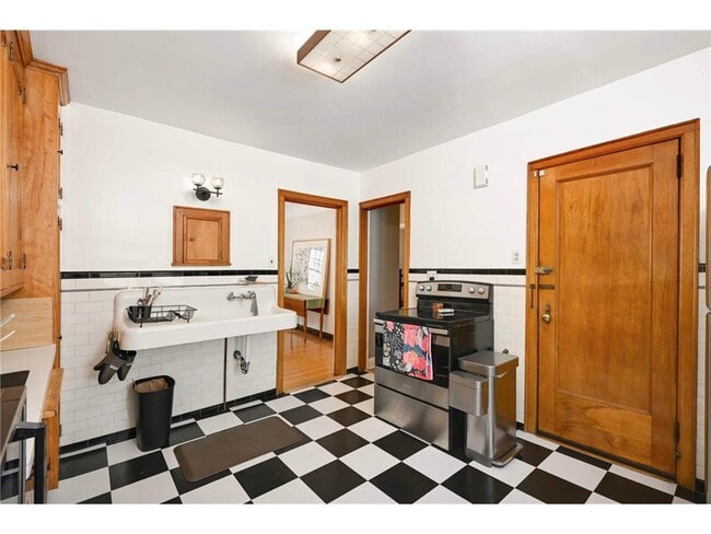 Building Photo - 4304 Beard Ave S