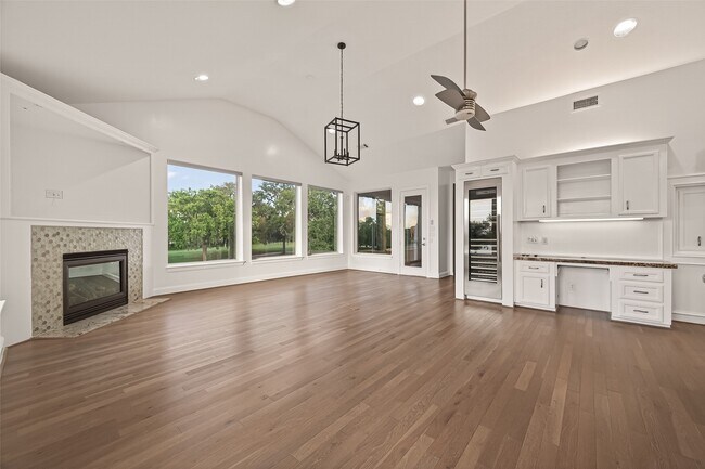 Building Photo - 7203 Timberlake Dr