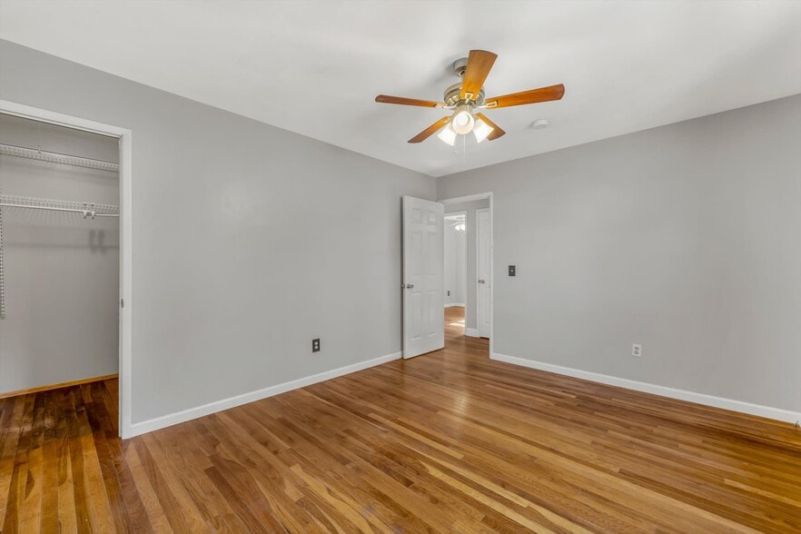 Building Photo - 1449 Coachway Ln