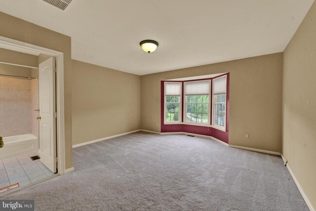 Building Photo - 19 Meadowlark Dr