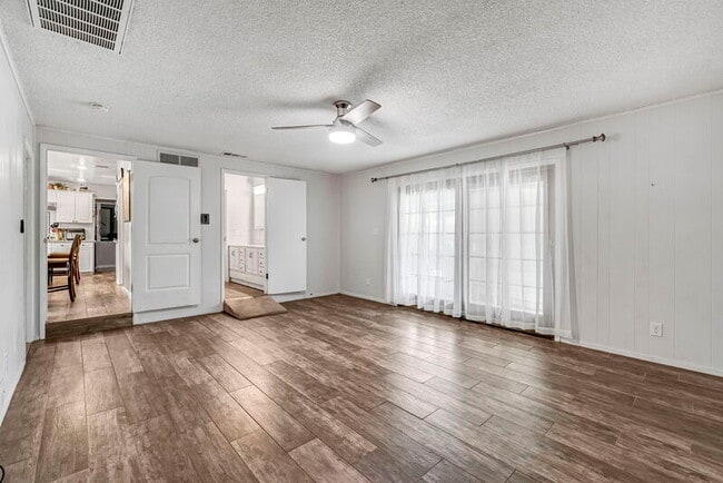 Building Photo - 6286 N 10th St