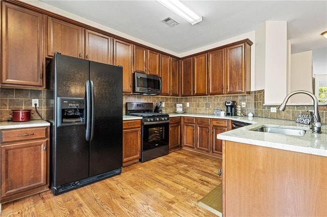 Building Photo - 1565 Oakdale Bluffs Dr