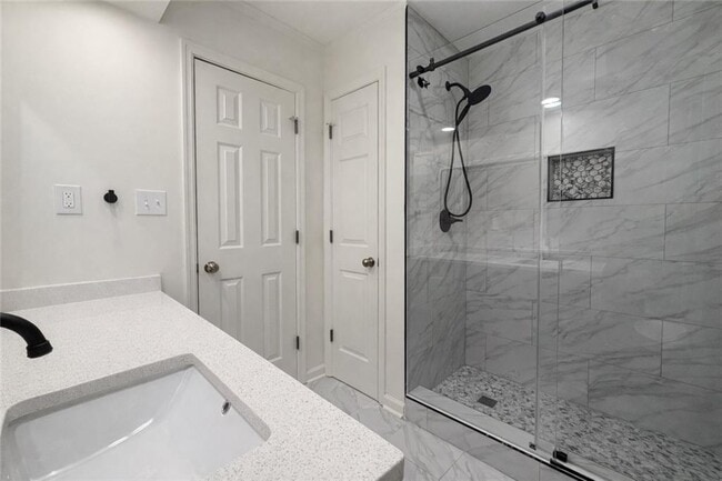 Building Photo - 807 Oak Bridge Ln