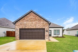 Building Photo - 98 Kings Wy