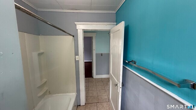 Building Photo - 182 Beechwood Ave