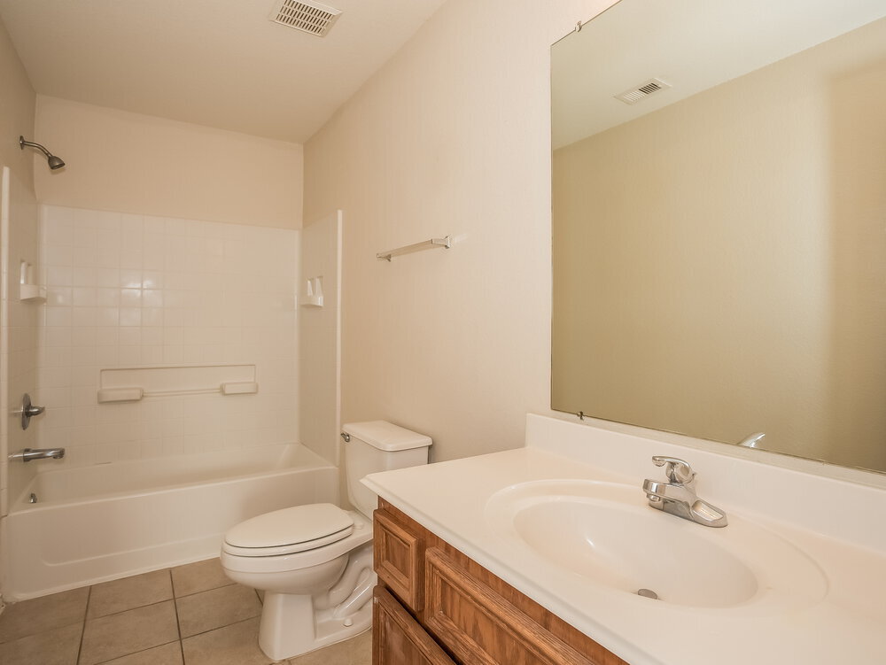 Building Photo - 18719 Reynolds Park Dr