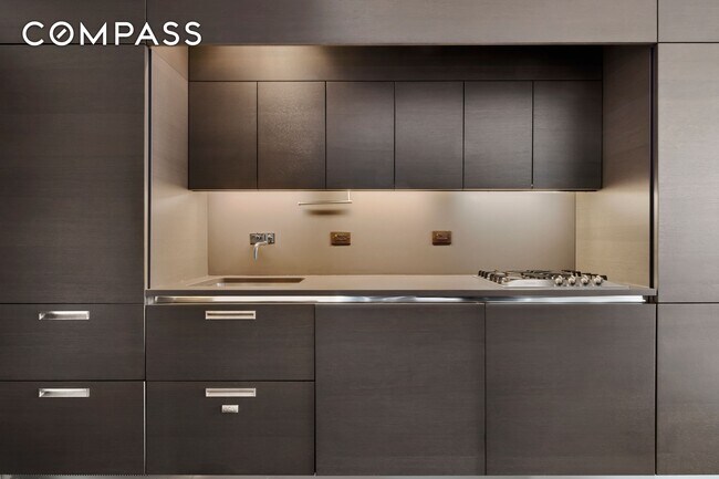 Building Photo - 20 Pine St