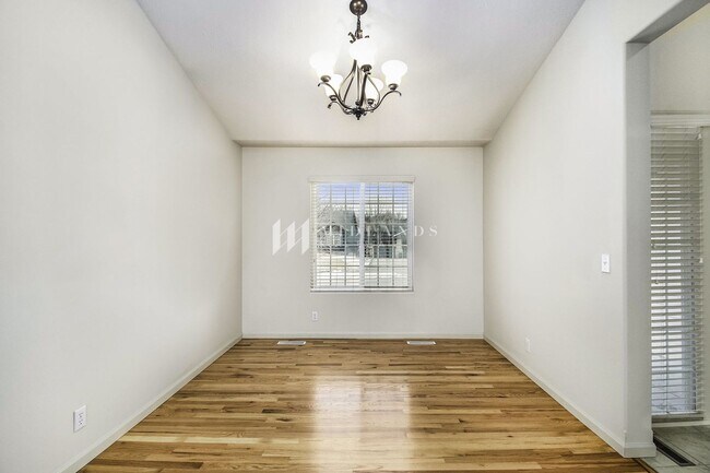 Building Photo - Luxury Duplex in Shadow View