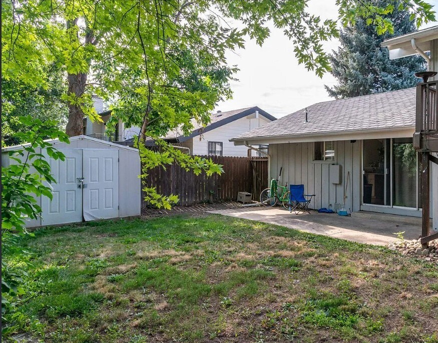 Building Photo - 2633 Sherwood Cir