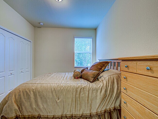 Building Photo - Stoneybrook at Venice; 4bd/2ba home