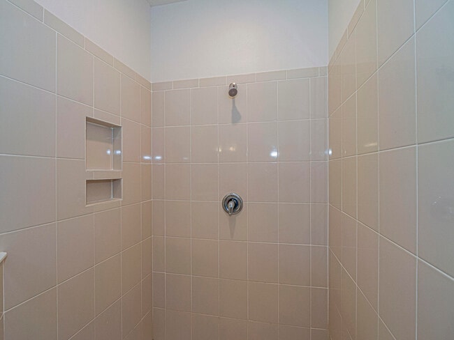 Building Photo - 5513 1st Sq