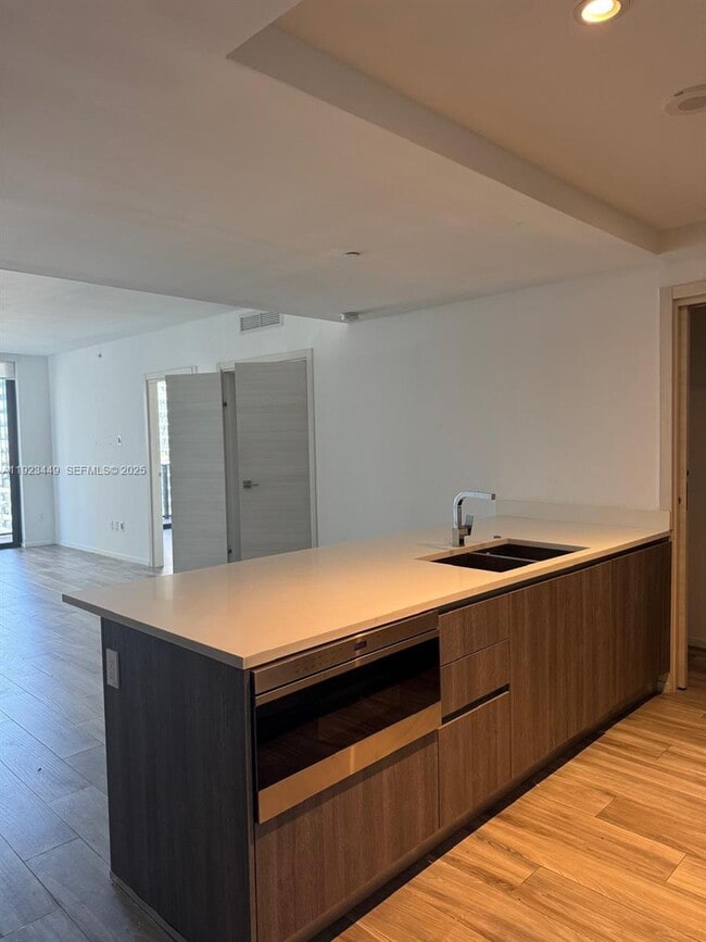 Building Photo - 801 S Miami Ave