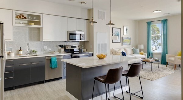 Primary Photo - 10 Central St