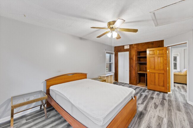 Building Photo - 23 2nd St