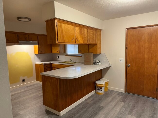 Building Photo - 1337 SW Foundry St