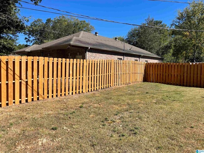 Building Photo - 112 Vann Cir