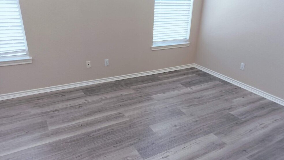 Building Photo - 8001 Case Dr