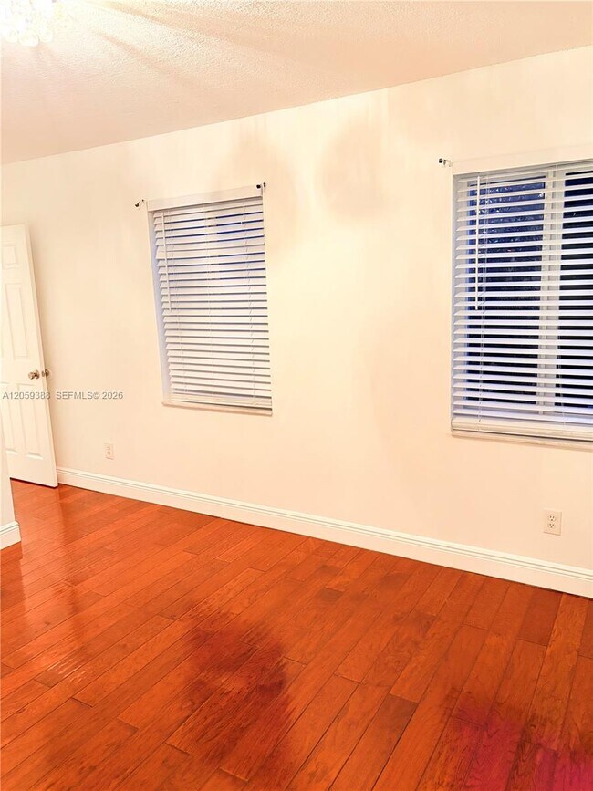 Building Photo - 1581 SW 106th Ave