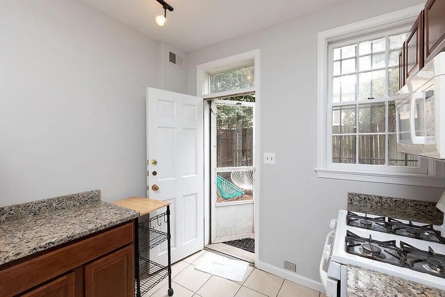 Building Photo - 955 25th St NW