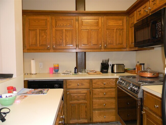 Building Photo - 2315 The Strand