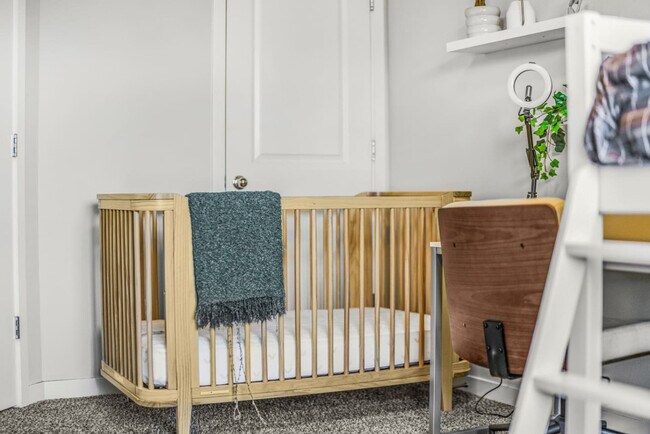 Building Photo - 2702 E 33rd St