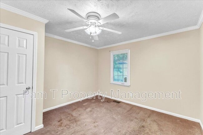 Building Photo - 2019 E 59th St