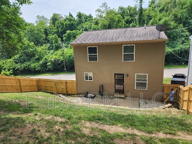 Building Photo - 1212 E Henry Clay Ave