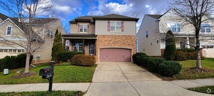 Building Photo - Large 4 bedroom 3 1/2 bath home that backs...