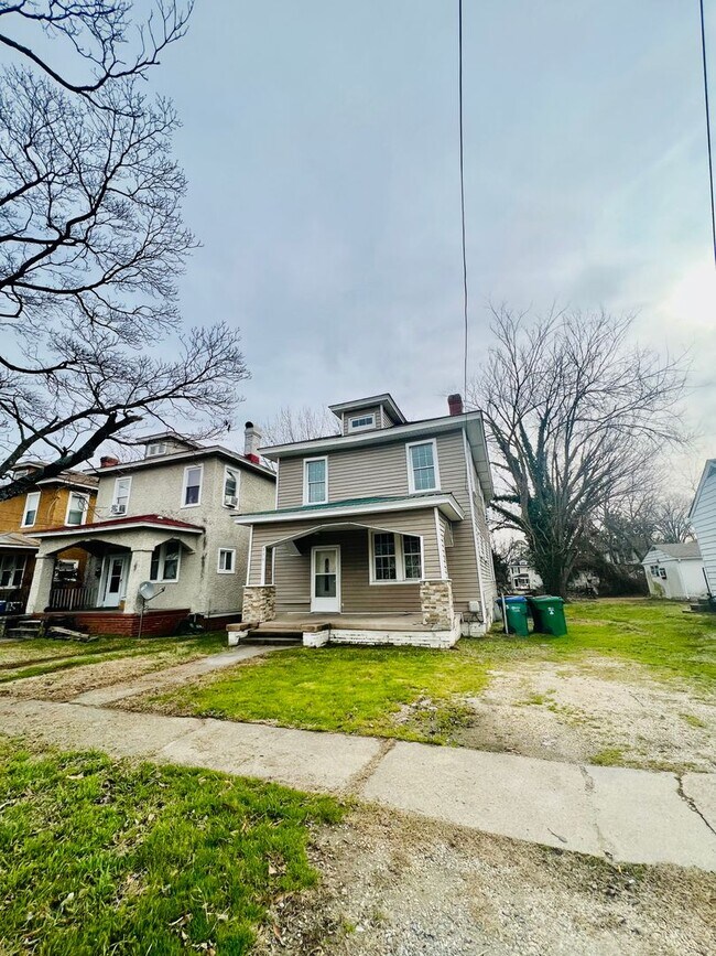 Building Photo - 119 Lee Avenue