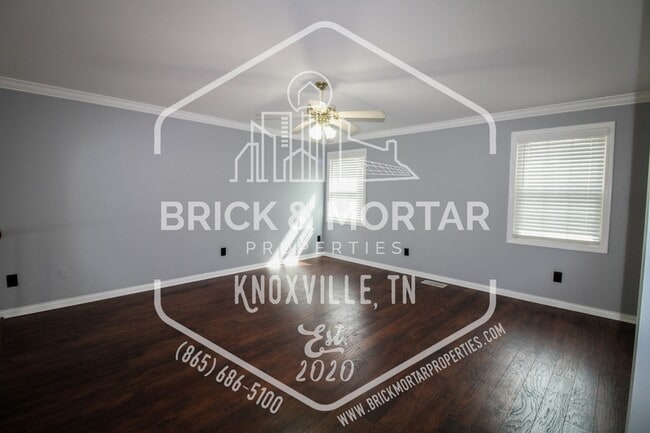 Building Photo - 613 Chapel Point Ln